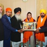 CM-pays-obeisance-at-Gurudwara-Bhatha-Sahib-greets-people-on-Parkash-Purab-of-Sri-Guru-Gobind-Singh